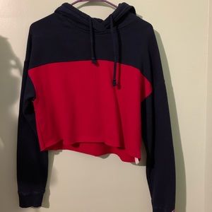 hollister crop top hoodie